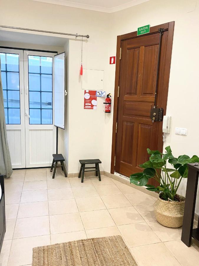 Apartment In The Center Next To The Parliament Lissabon Exterior foto