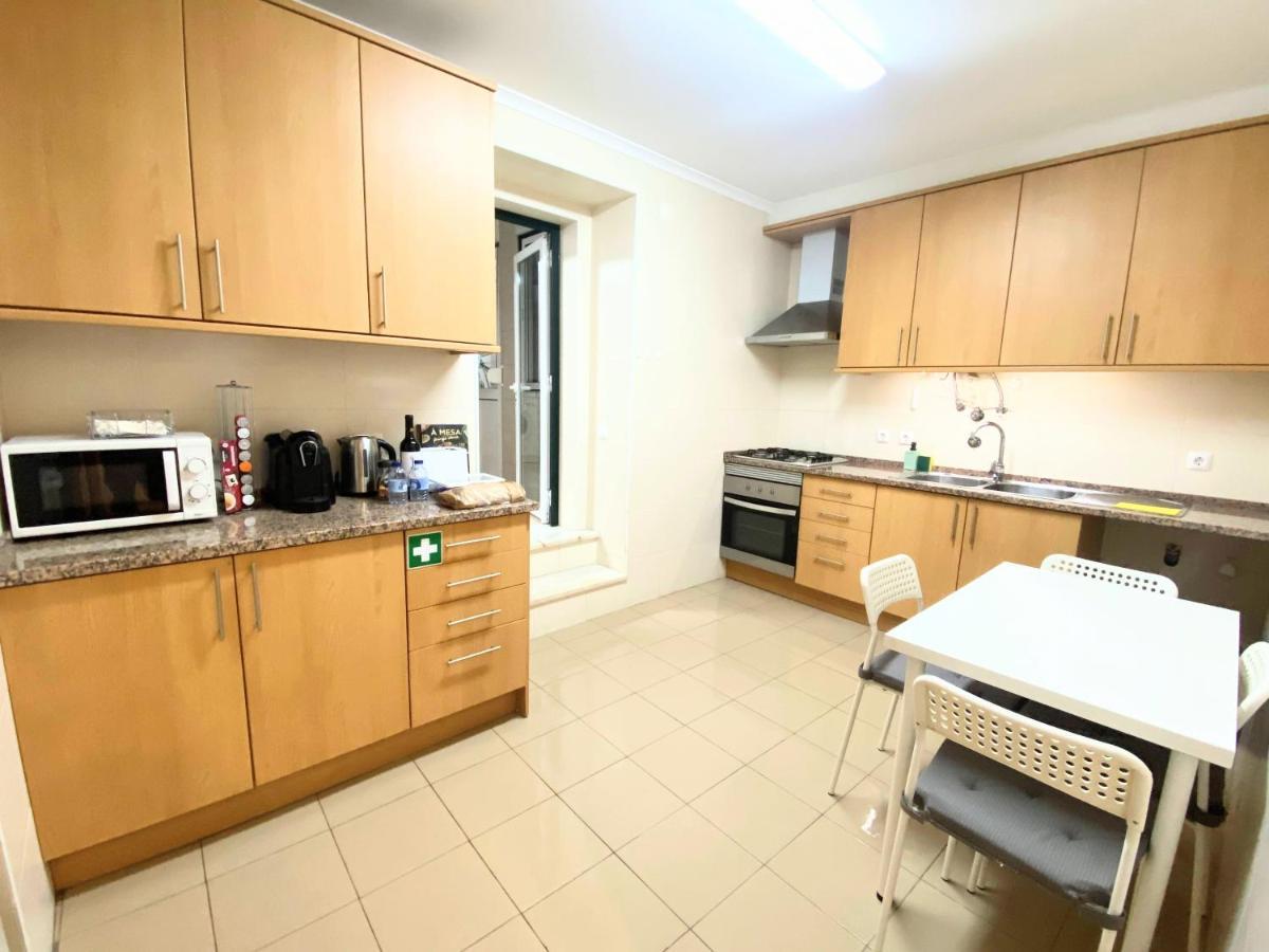 Apartment In The Center Next To The Parliament Lissabon Exterior foto